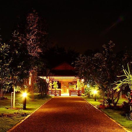 Готель Bann Angkana Samut Songkhram Екстер'єр фото